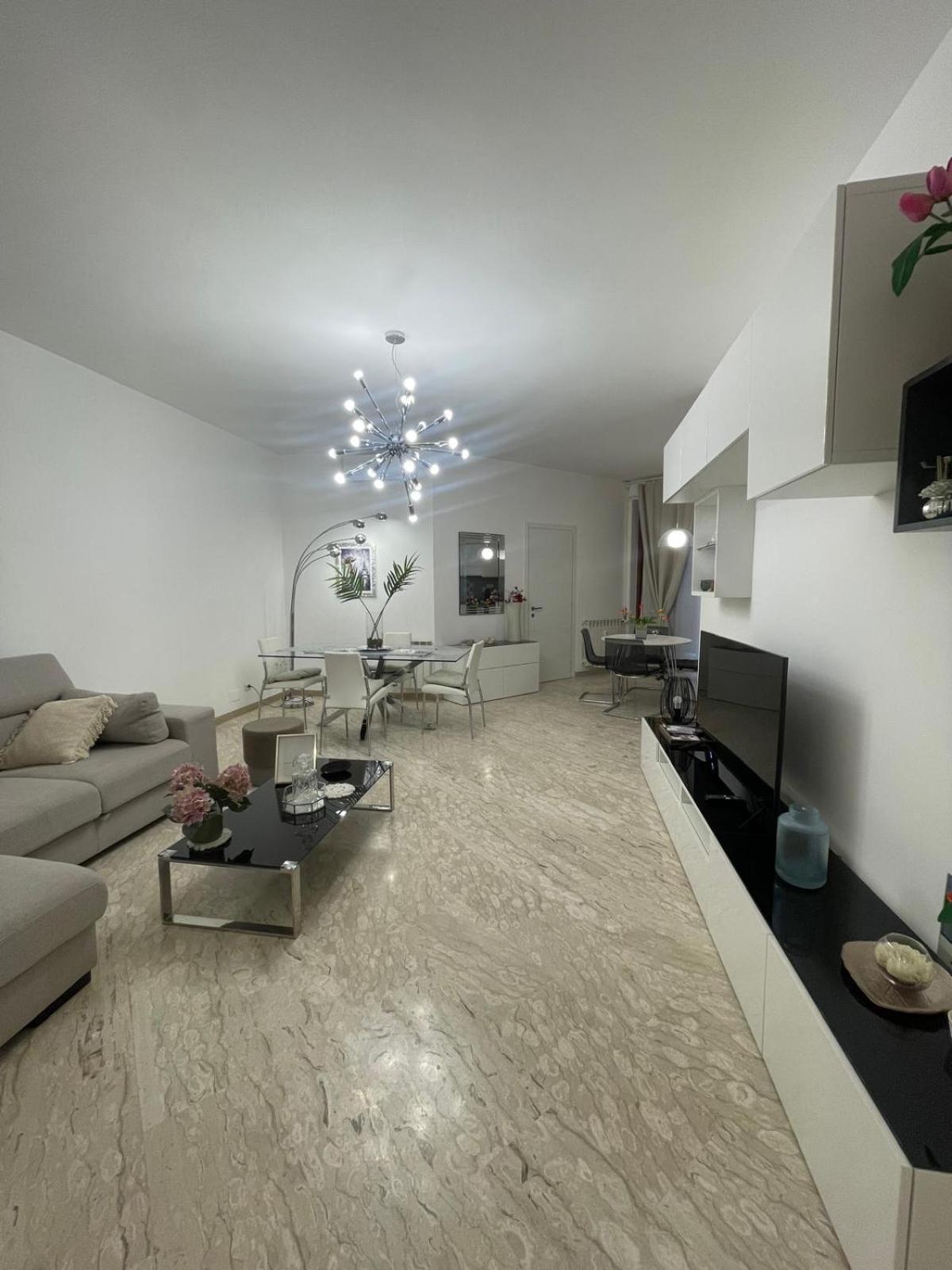 Dama Maria Elena Apartment *